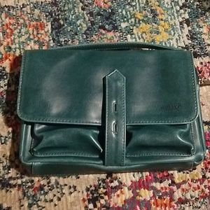 Matt & Nat vegan clutch